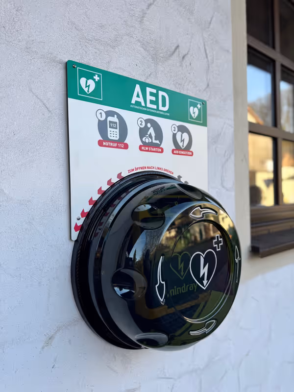 Defibrillator am Feuerwehrhaus